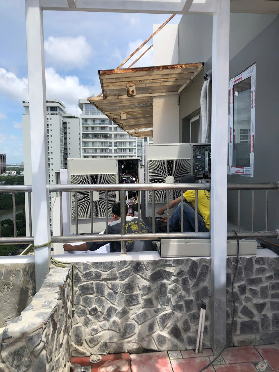 lắp đặt hệ thống điều hòa âm trần nối ống gió