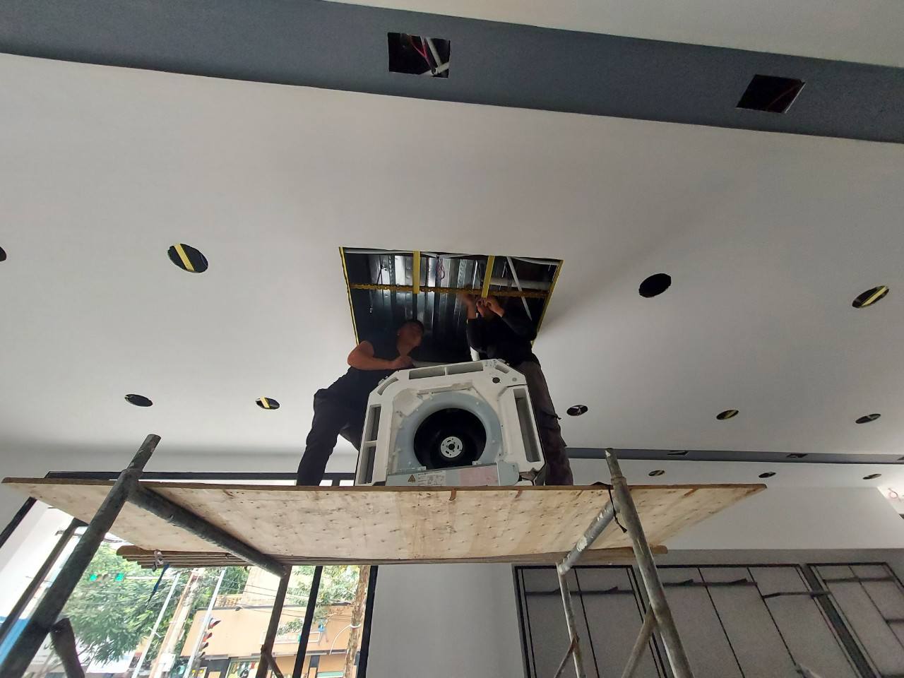 thi công tháo lắp điều hòa ở Hà Đông đến ngay