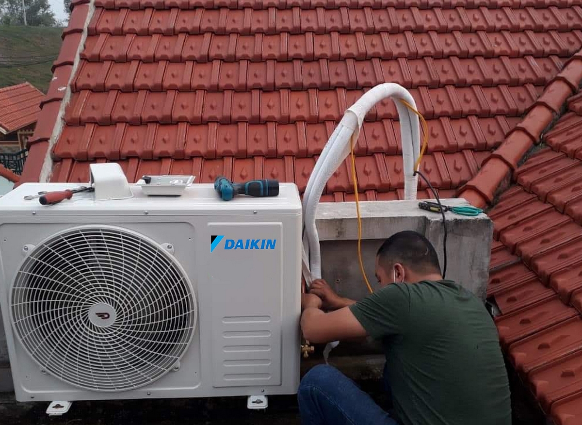 có nên lắp cục nóng điều hòa cao hơn cục lạnh không