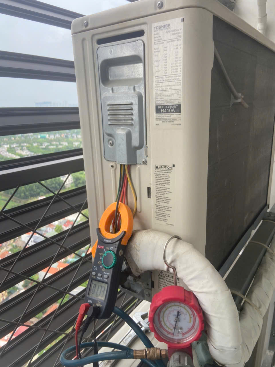điều hòa không mát khi trời nóng